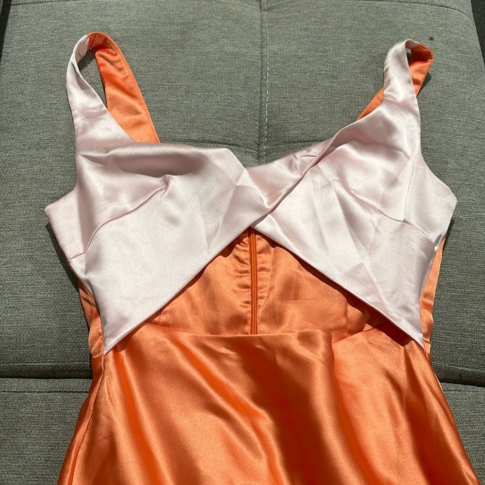 Whyte Valentyne midi dress